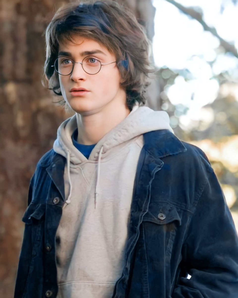 Prince Harry reveals Harry Potter played by Daniel Radcliffe as his favourite character in his new memoir ‘Spare’

“When people ask 'Who's your favourite Harry Potter character?' no one says 'Harry Potter'. But mine is Harry Potter, he is the chosen one.”