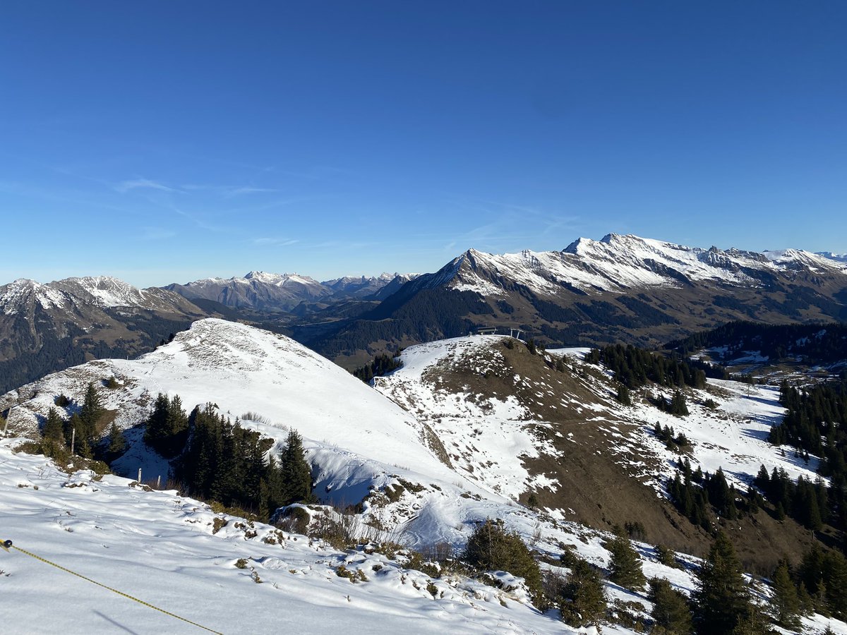 DrPJVDK's tweet photo. Ski or golf? 🤪
#needsnow https://t.co/cGbaF8rbBY