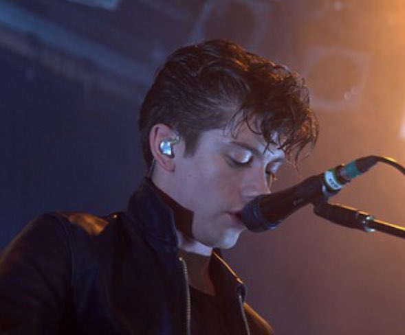 Happy 37th birthday to alex turner!! 