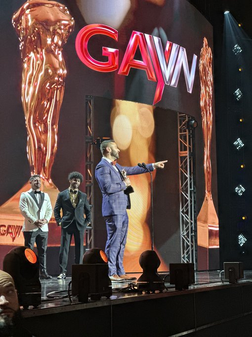 Best Newcomer: 

@DrewValentinoXL 

#GAYVNAwards #TLAgayGoesToVegas https://t.co/1PA14kIHzS