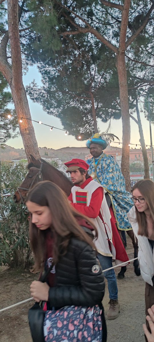 La cavalcada horrorosa, la última INCREÍBLE la del 2019 però.....Súper simpàtic el rei Baltasar de <a href="/ERC_Martorelles/">ERC Martorelles</a> <a href="/ajmartorelles/">Ajuntament de Martorelles</a>