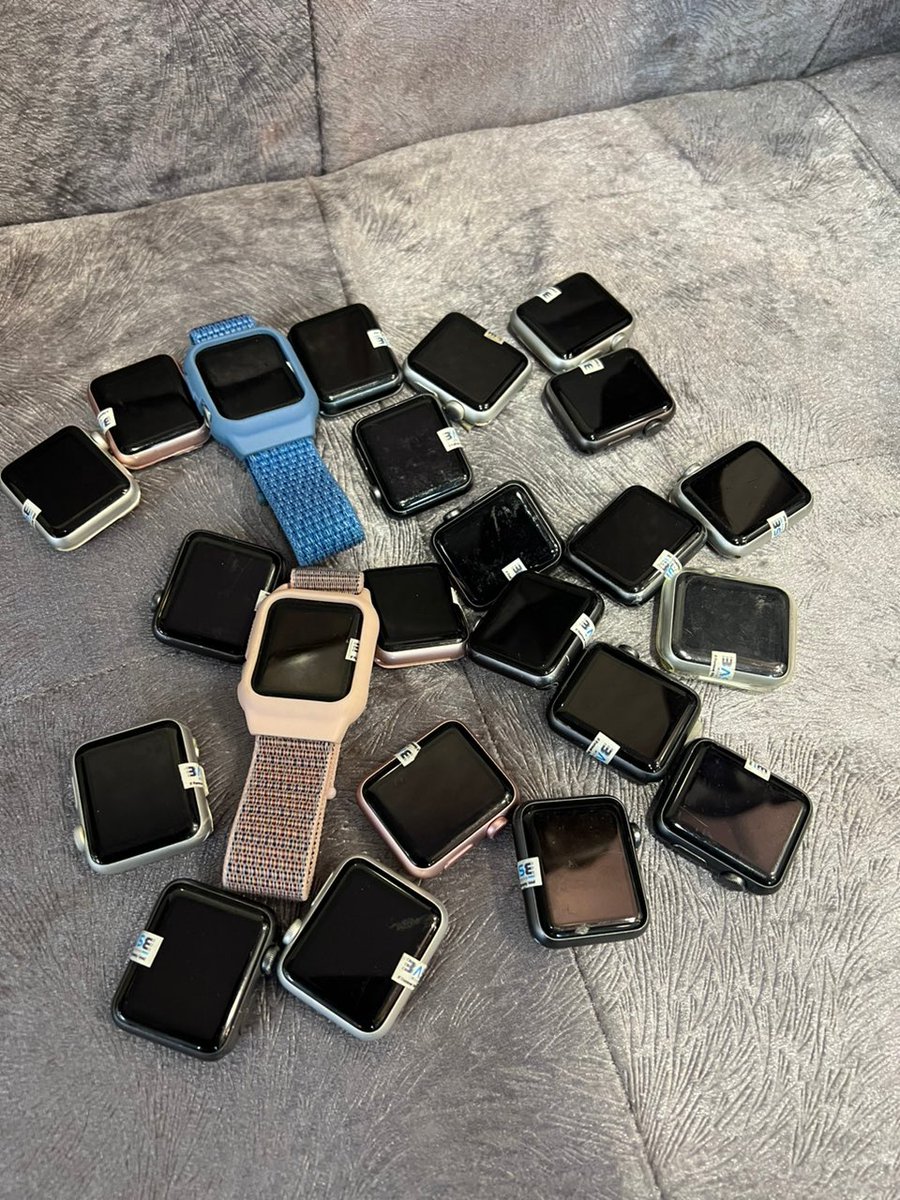 h_dkonnect's tweet photo. Discount Deal #hotoffer Apple Watch Series 1 38MM 
With Charger 🔌 
 N40,000 https://t.co/HzRSBWquYF