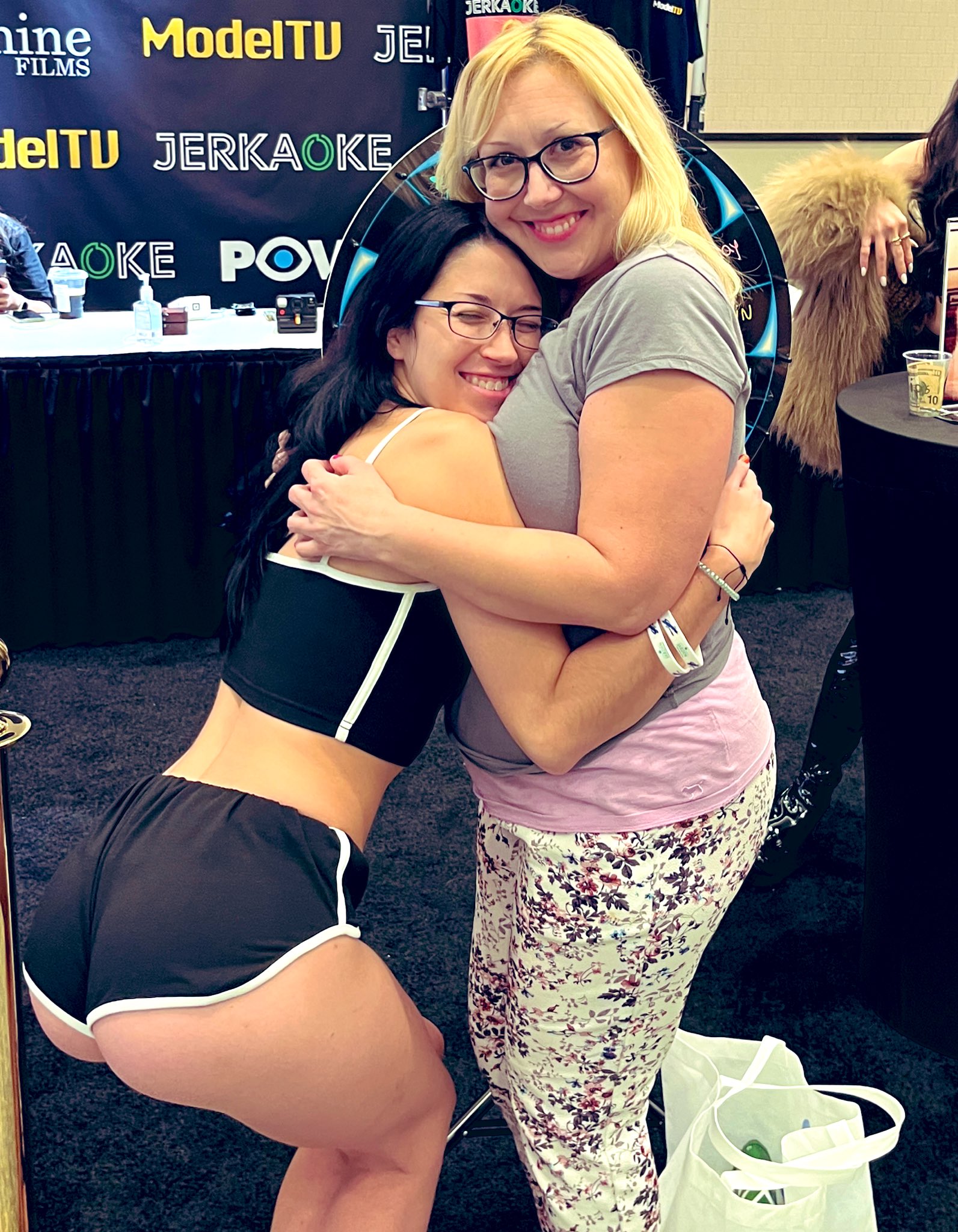 1 pic. Superstar babe @alexxxcoal and Me 2023 https://t.co/sWdxCKPU3t