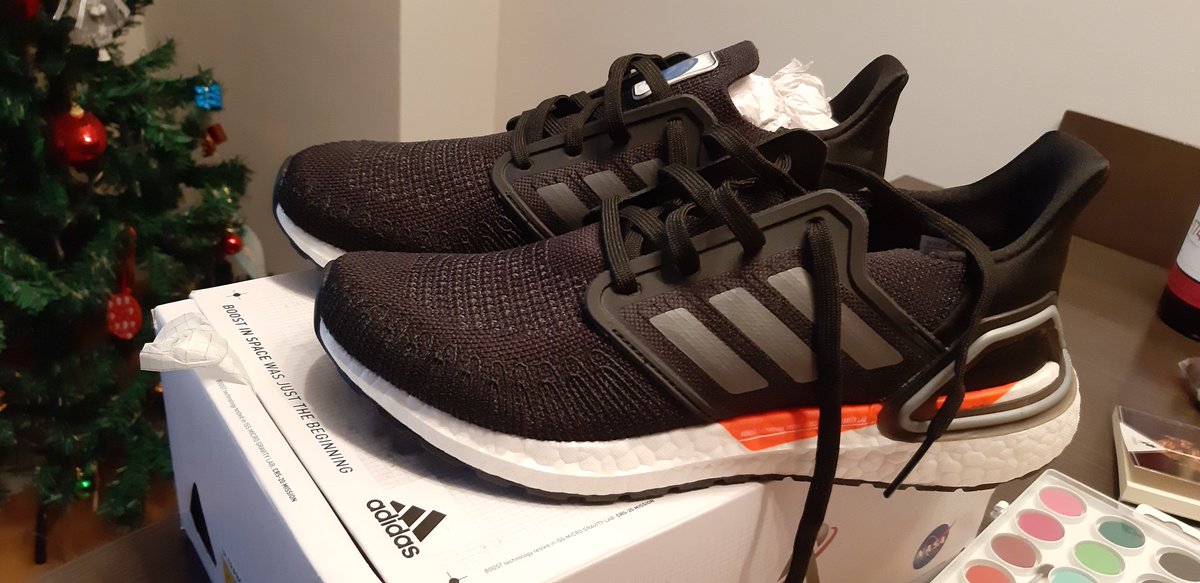 tinolives's tweet photo. 2- ¡Unas bambas! ¡Las #ultraboost20, las mejores que he probado en años y que ya no se fabrican! ¡Perfectas para acabar hoy el #gilicombo! @gilicombo #ReyesMagos https://t.co/svzpvS7TfF
