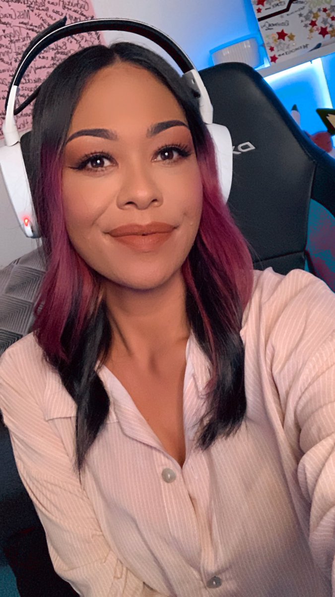 It’s a pj stream kinda night 💟

m.twitch.tv/xoxogossipgrill