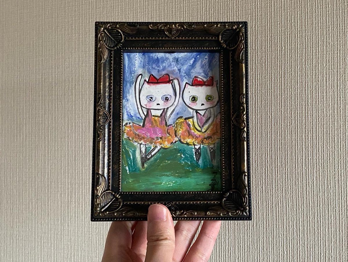 シルバーピーチ 絵画。原画手描き【雪が降る冬、かわいい犬と猫の