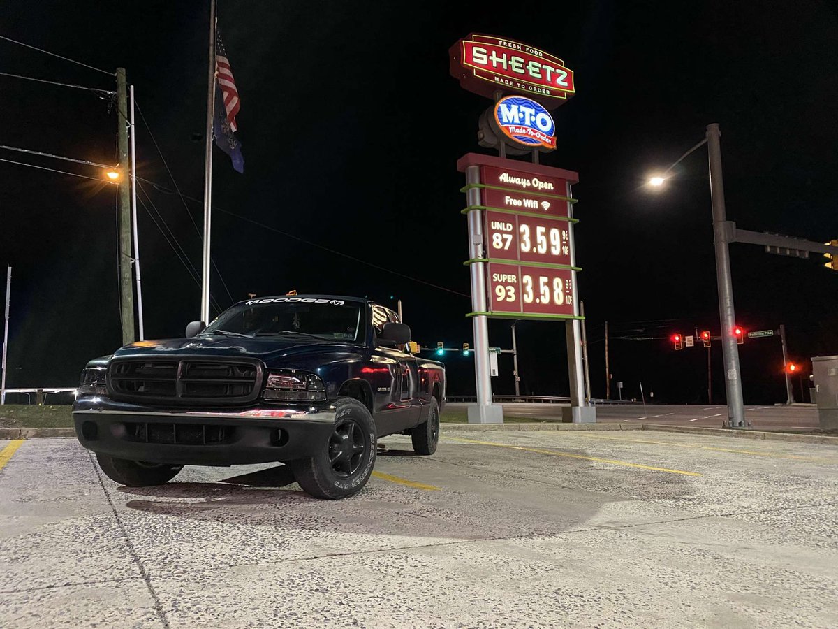 StarkMidas's tweet photo. @Dodge 98 Dakota https://t.co/ojQsXFTHUB