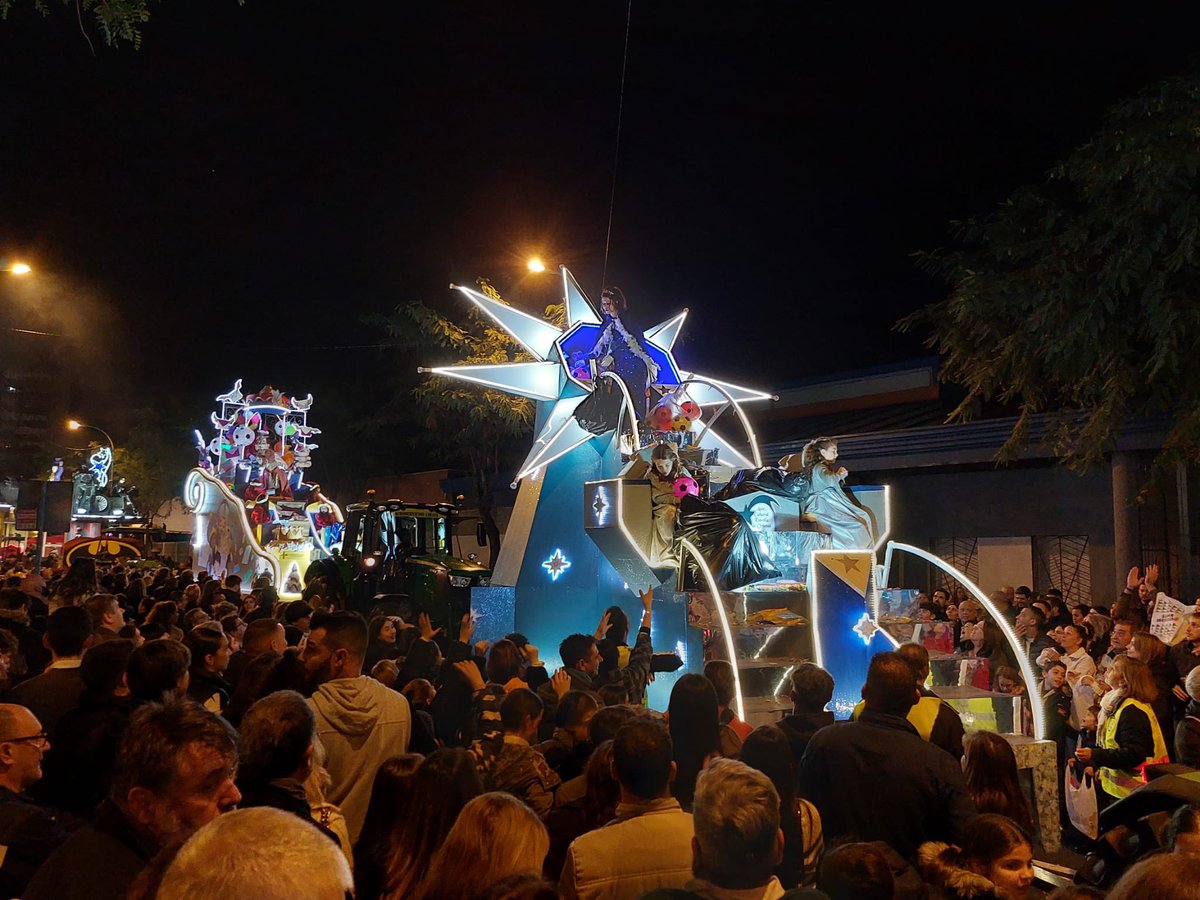 ArtesacroT's tweet photo. #Cabalgata #Montequinto 
#25AniversarioPDAS
#ASacro
#TDSCofrade #acestrelladeoriente
📷 @RPasionMS https://t.co/6x16doIq91