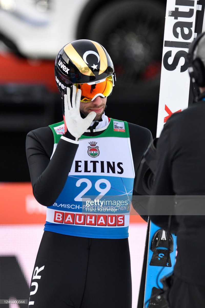 🇹🇷4 Tepe Turnuvasının Son Yarışması🚀 
⏰ Avusturya Bischofshofen Bugün (tsi) 18:20 Eurosport 1 

(Sonuç her ne olursa olsun benim için unutulmaz bir turnuva #UçanTürk ile uçtuğunuz için teşekkür ediyorum) 
#FatihArdaİpcioğlu