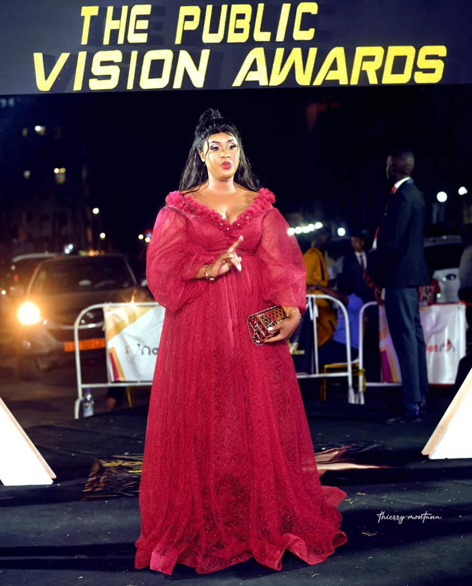 public_awards's tweet photo. Revivez en images la troisième édition du gala de récompenses The Public Vision Awards.

L’arrivée des célébrités 

1ere Dauphine miss centre @DanielNsang #Sergesbelang 

Crédit photo : #StudioCreative

#ThePublicVisionAwards3 https://t.co/3BDAlQbpQV