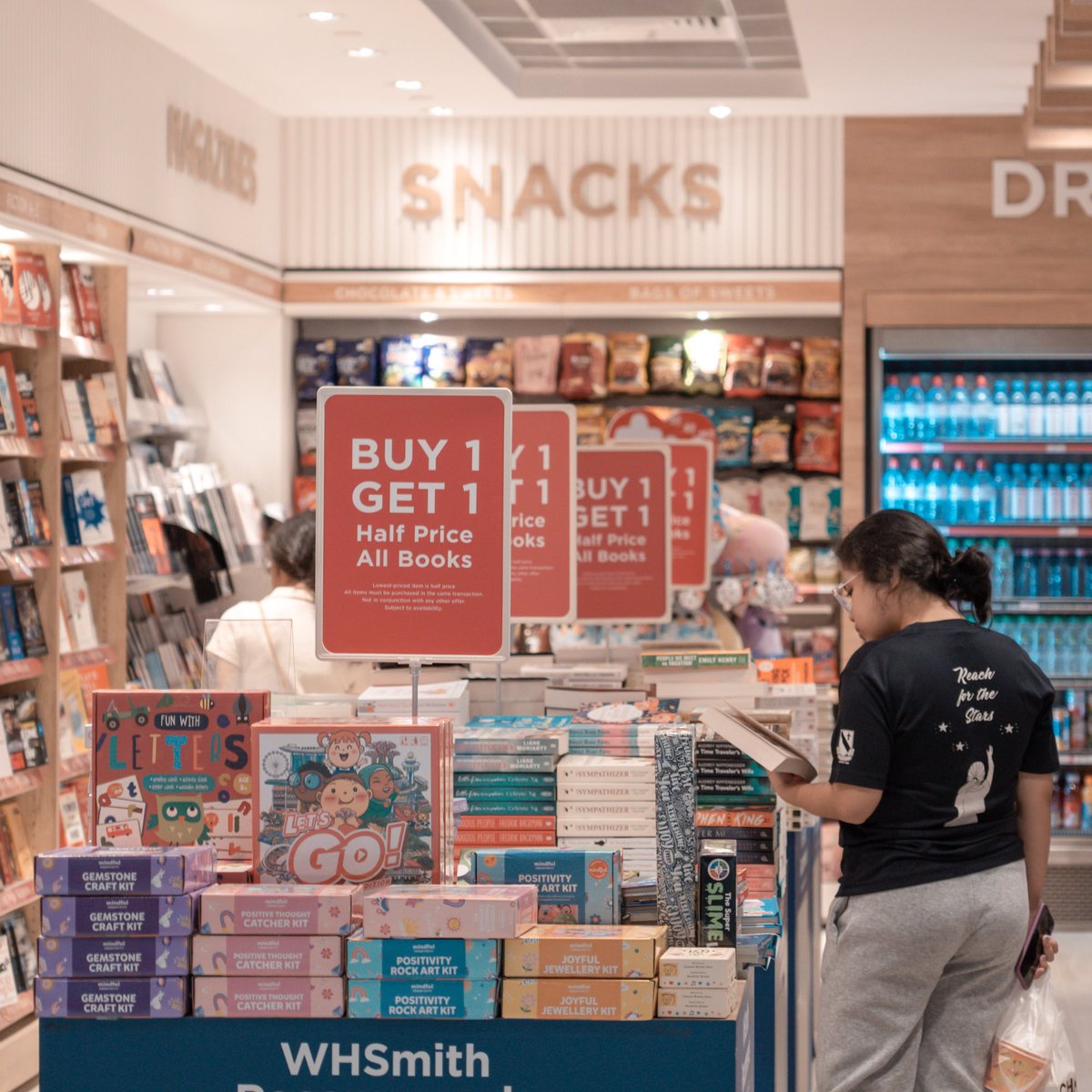 There’s a slew of shopping promos to usher in the new year at Changi Airport – save 2xGST, get a return e-voucher, 8% off your favourite brands and more!  More info: https://t.co/jtu9qTdHOd https://t.co/CPcoIPylW3