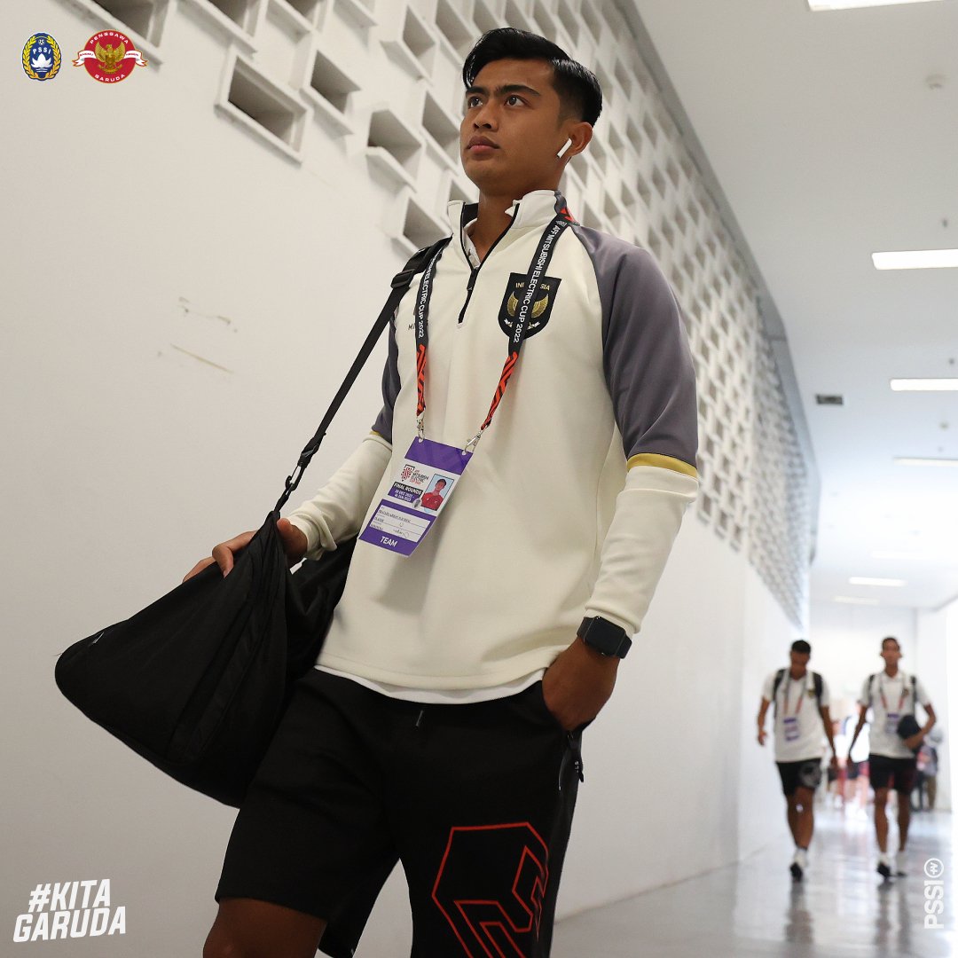 PSSI's tweet image. Timnas Indonesia telah tiba di Stadion Utama Gelora Bung Karno dan siap melakoni laga kontra Vietnam sore ini.

Semangat berjuang, Garuda! ✊🇮🇩

#KitaGaruda #MeraihImpian #TimnasDay