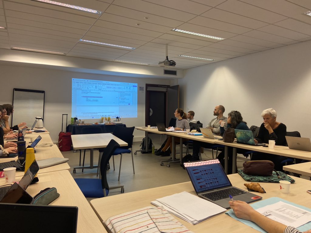 annsopetit's tweet photo. 2ème journée du séminaire #VESPA3 à  📍Lyon, travail intense sur le questionnaire sur les conditions de vie des PVVIH 💻 avec @PoPS_U1296 @CoordoTRT5 @SESSTIM &amp; le #cerpop ! Cc @MariePreau @ClleCharlotte @MaevaP14 @MathildePerray https://t.co/1uCfWc5PJQ