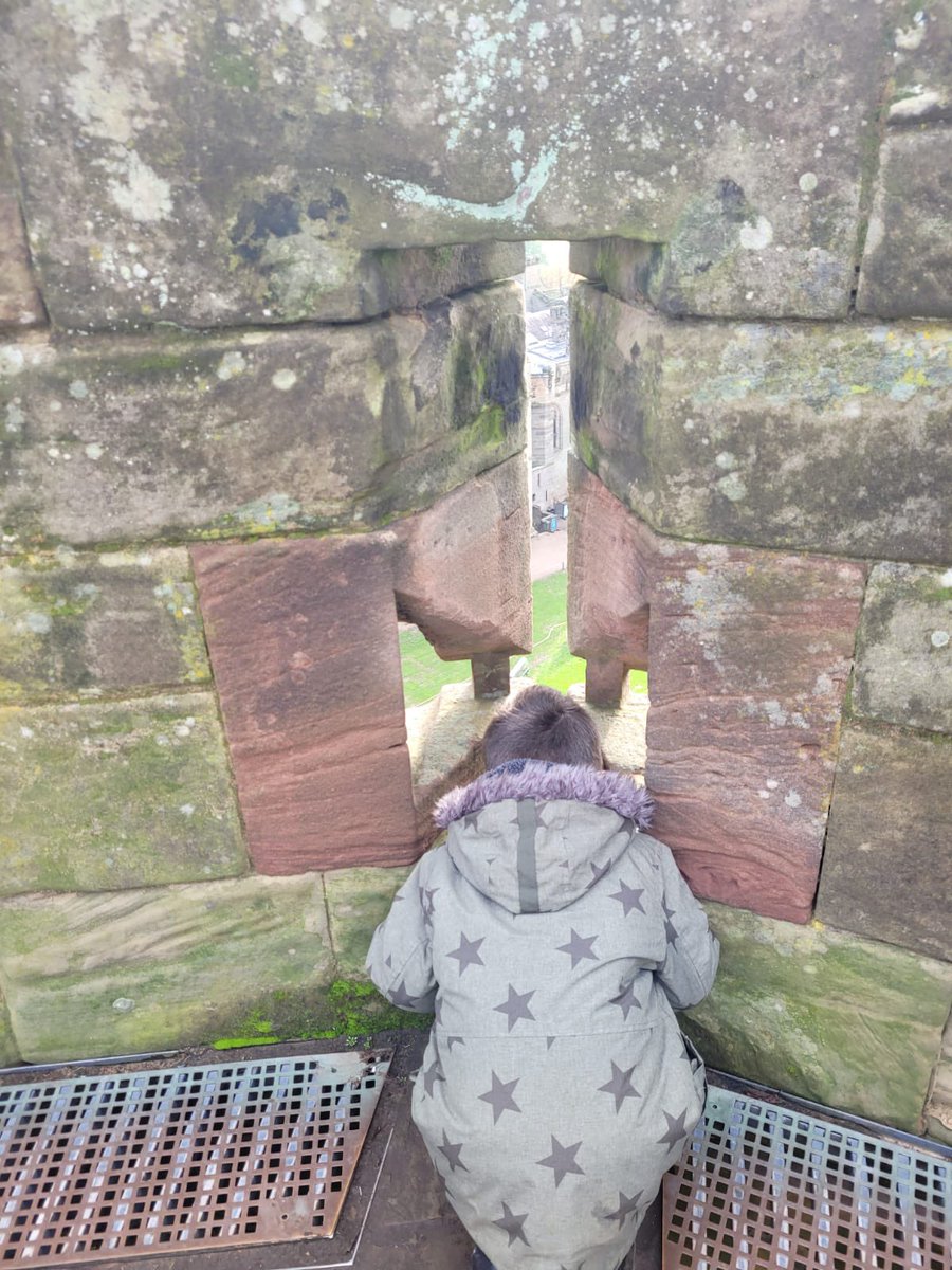 ashtonceprimary's tweet photo. The infant class had a fantastic time exploring Warwick Castle. They enjoyed a castle life tour and got to see great views across the countryside. https://t.co/jj9TKZBAWa