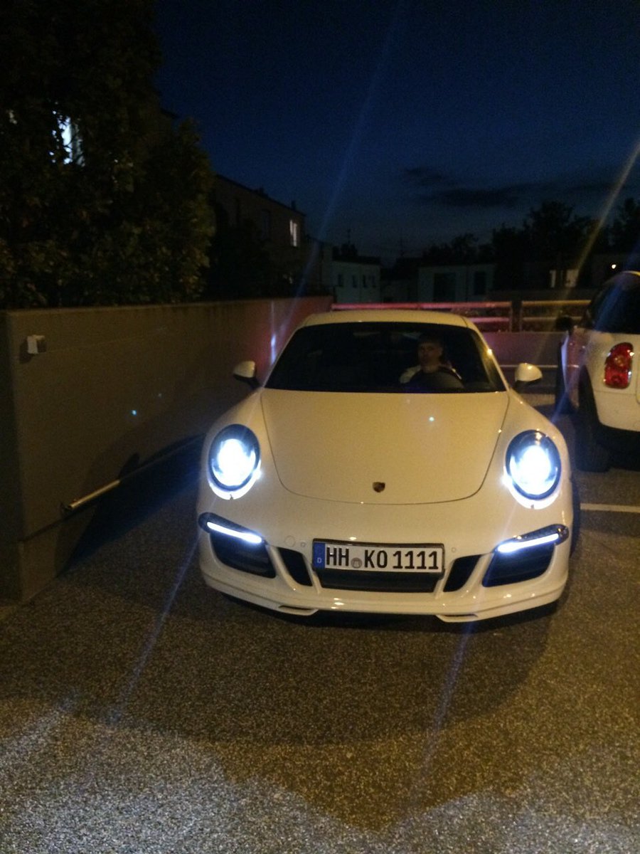 djozzyde's tweet photo. Porsche Carrera 911 #TBT https://t.co/v6orOzUlua