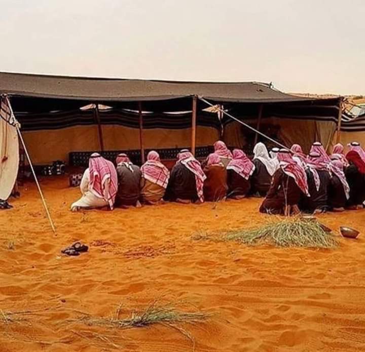 يا الله ياللي تبدل الحال بالحال
يا مبدل  أقدار العسر بالتياسير

يا  منزل  طه  وتبارك  والانفال
يا  مدبرٍ  شان  المخاليق تدبير

نسألك  يا رحمن  تحقيق  الامال
ونسألك نفحات الرضى والتباشير

ونسألك  يارحمن في كل الأحوال
حظوظ فيها الخير ياولي  المقادير
جمعه طيبه