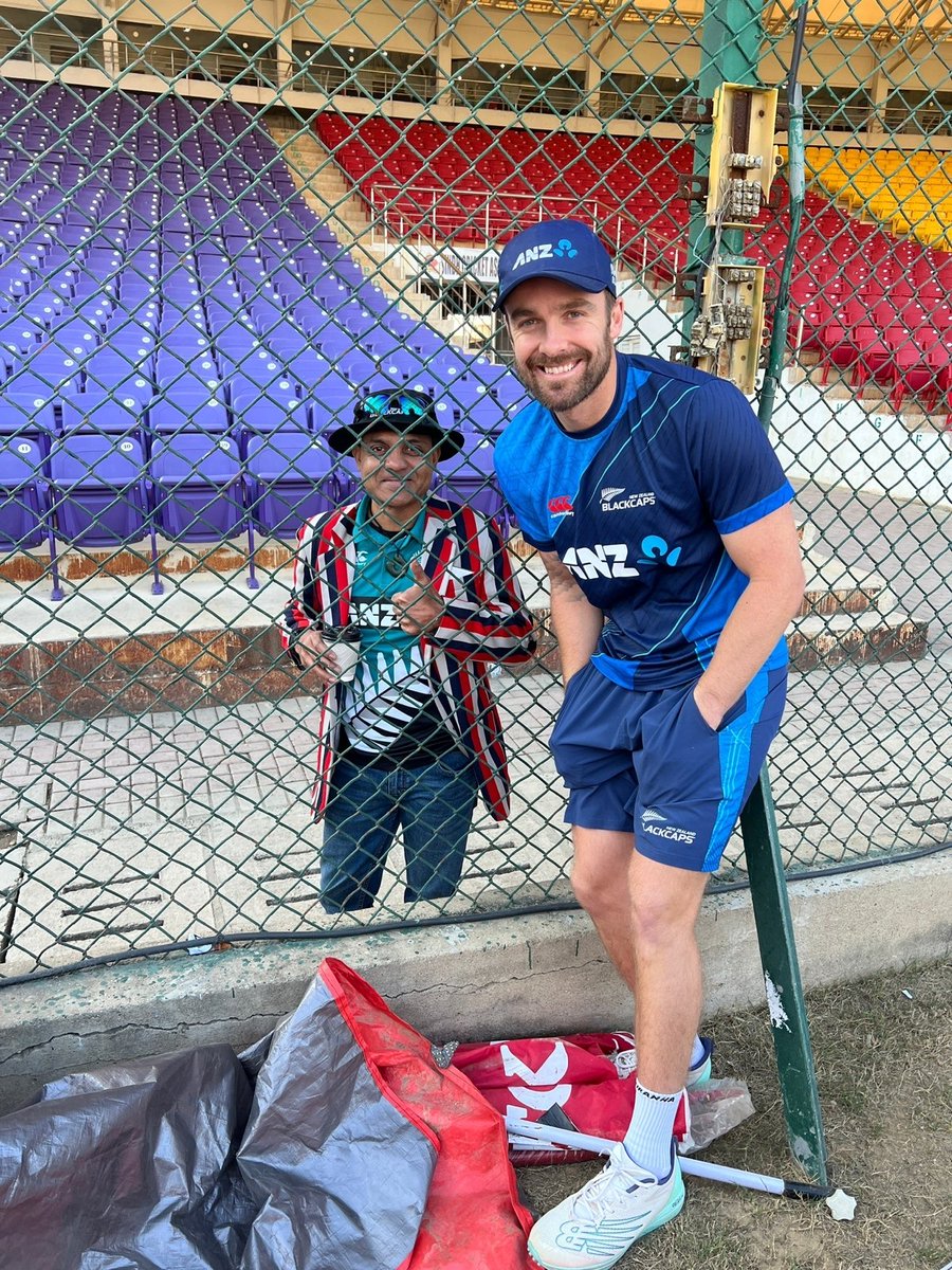 The LNZCC Blazer making an appearance in Karachi with 2022 Debutant of the season Shekhar Aryan (and Tom Blundell)
📸 courtesy of <a href="/BLACKCAPS/">BLACKCAPS</a>