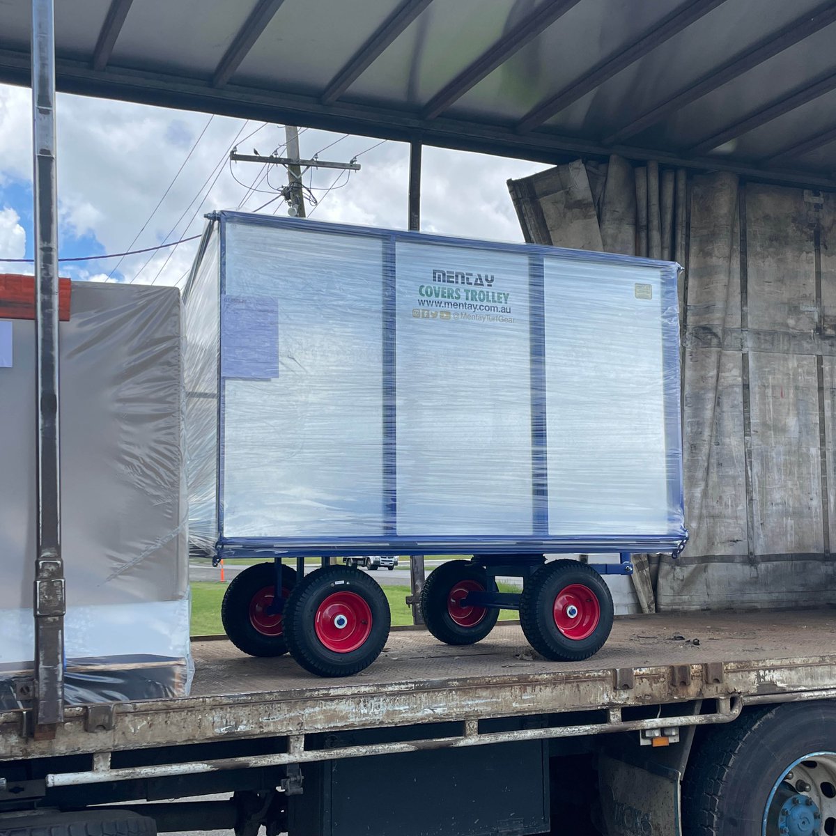 Kicking off the year for deliveries we 
have the Mentay Covers Trolley making its way to Jubilee Oval for <a href="/cityofsydney/">City of Sydney</a> 

#cricket #mentayturfgear #sydney #jubileeovalsydney 
#sunmercricket
