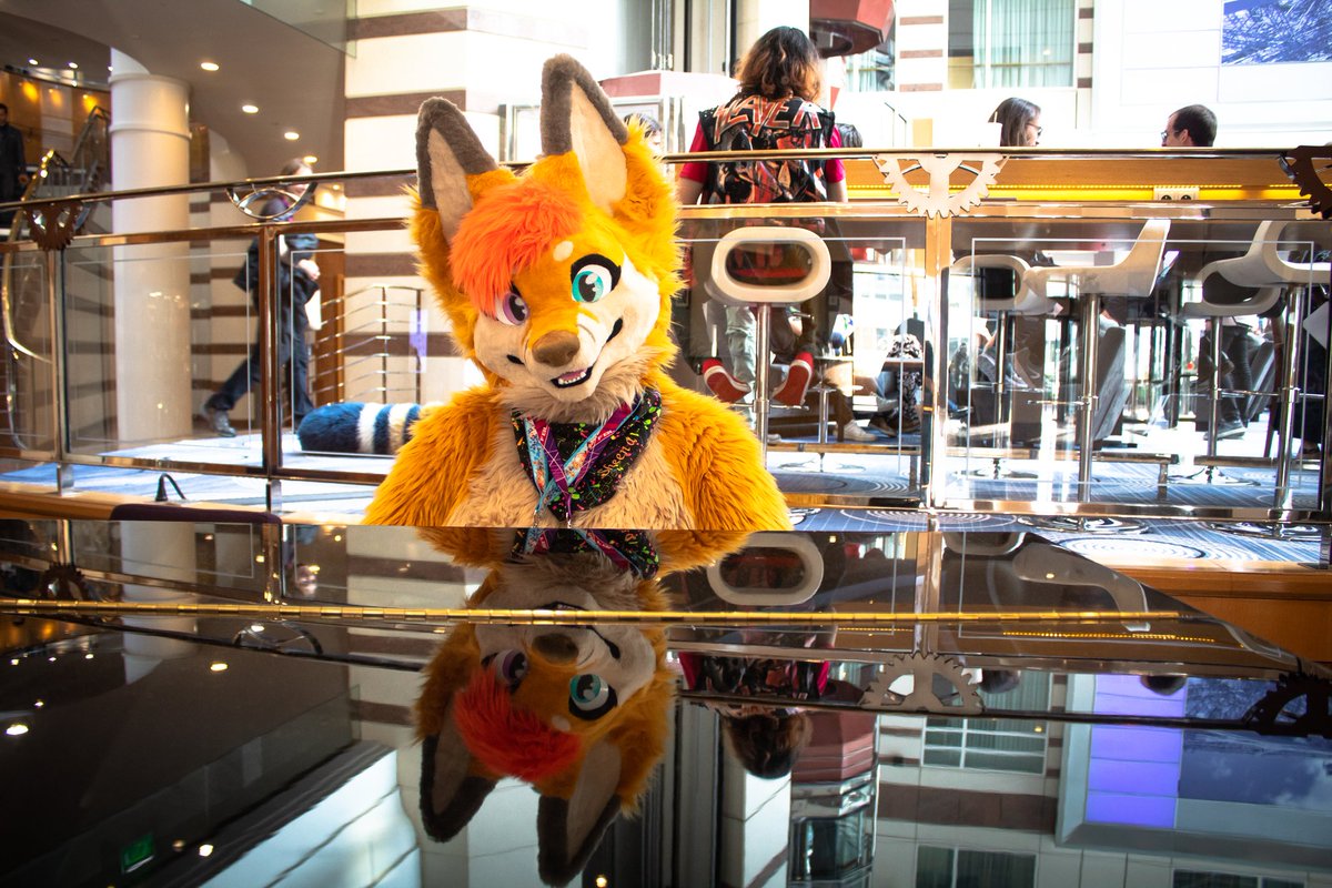 a little relaxing time playing the piano, have a great weekend everyone^^

📸:@ColtArokaii
✂️: Fur The Win Studio 

#FursuitFriday #fursuit #FBL