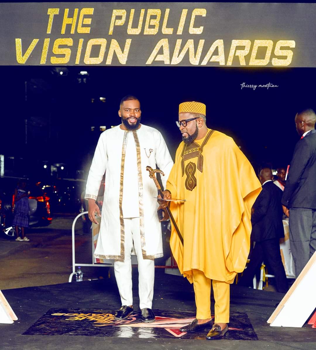 public_awards's tweet photo. Revivez en images la troisième édition du gala de récompenses The Public Vision Awards.

L’arrivée des célébrités 

@Monsieurchantal @rigoberttamwaeshu @Joelpatrickoyono  Papy le jongleur 

#ThePublicVisionAwards3 https://t.co/Mo0si16knW
