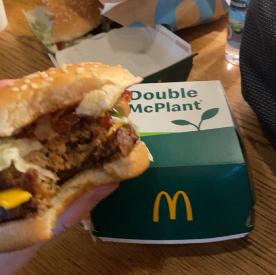 Damien Ⓥ on Twitter: "J’viens de manger un double mcplant (Royaume-Uni