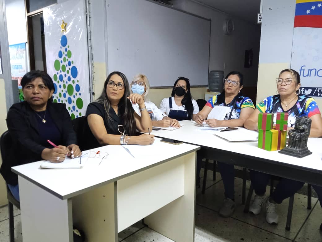 CDCEGuarico's tweet photo. #AlMomento MSc. @RiveroJilberto2, A/Ú Educación, junto al equipo de @ZEGuarico presentes en la videoconferencia con nuestra Min. @_LaAvanzadora, sobre "Orientaciones Para el Inicio del Segundo Momento Pedagógico 2023".
@NicolasMaduro
#RenaceLaEsperanza 
#VueltaAClases2023 https://t.co/ZhE1RMGAcn