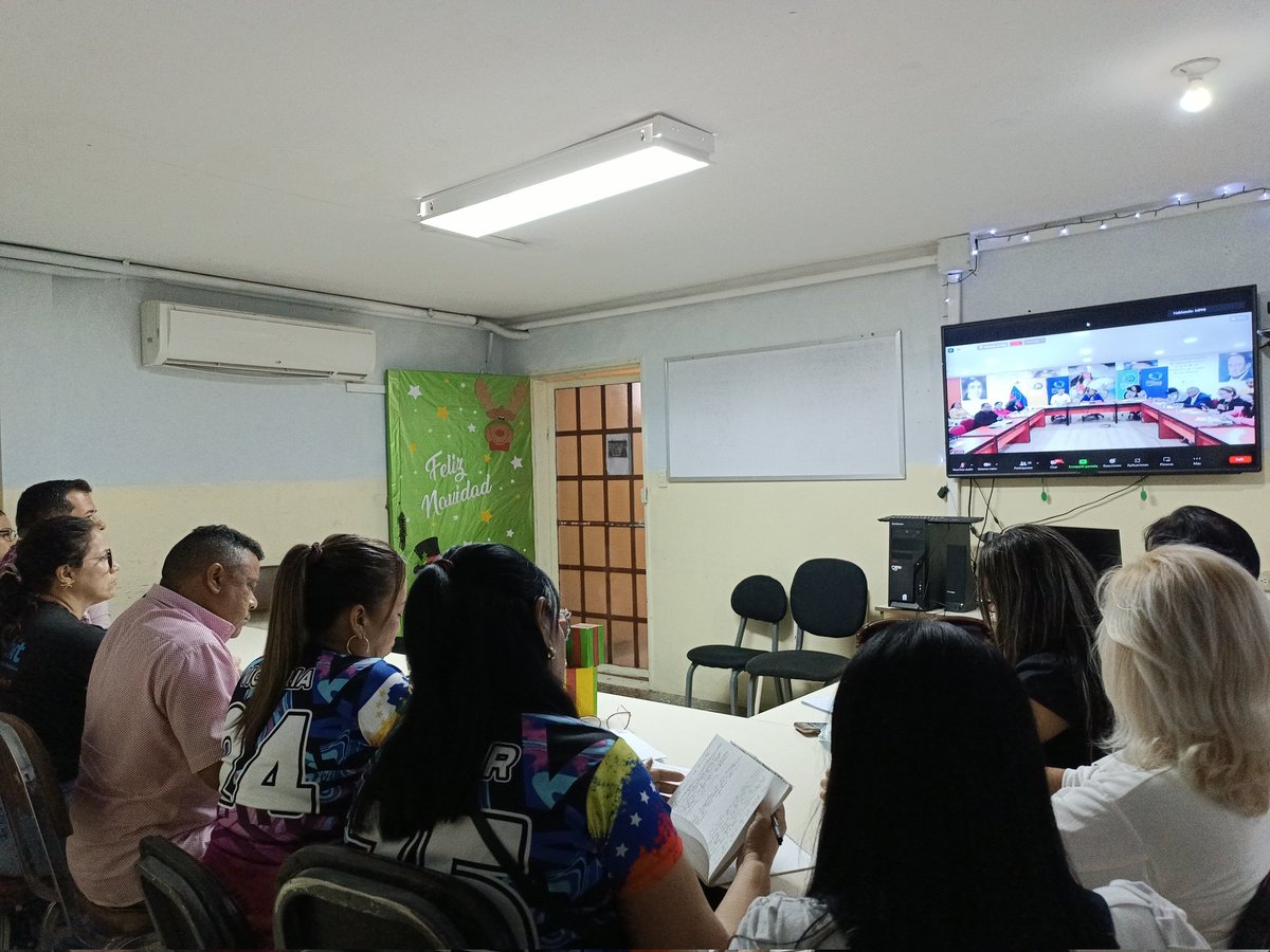 CDCEGuarico's tweet photo. #AlMomento MSc. @RiveroJilberto2, A/Ú Educación, junto al equipo de @ZEGuarico presentes en la videoconferencia con nuestra Min. @_LaAvanzadora, sobre "Orientaciones Para el Inicio del Segundo Momento Pedagógico 2023".
@NicolasMaduro
#RenaceLaEsperanza 
#VueltaAClases2023 https://t.co/ZhE1RMGAcn