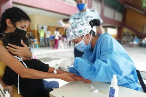 Somos una nación que sufre el más cruento bloqueo de la historia de la humanidad y a pesar de ello los profesionales de la salud dispuestos a salvar vidas. #CubaPorLaVida #JuntarYVencer #60AñosSalvandoVidas #CubaCoopera <a href="/cubacooperaven/">Brigada Médica Cubana en Venezuela</a> @CubCooperaVeGua.