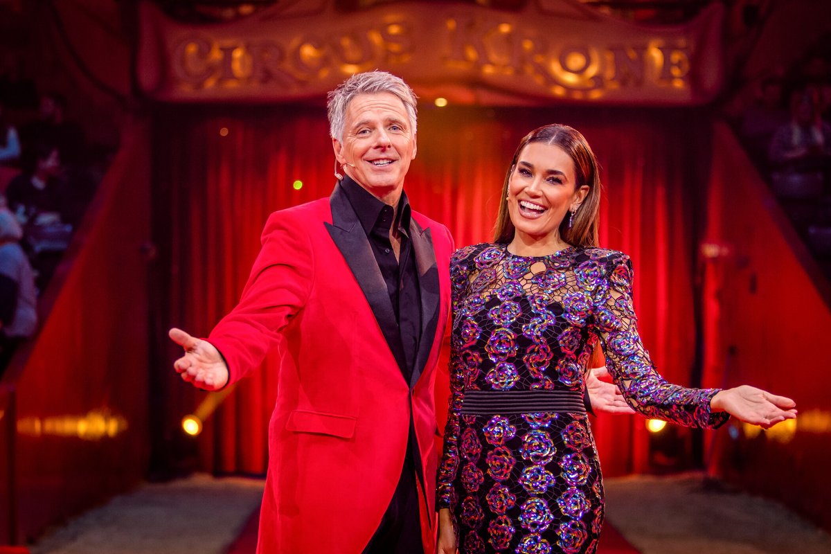 sat1's tweet photo. Heute Abend sind wir im Zirkus. #StarsInDerManege um 20:15 Uhr. Unter anderem mit #SarahEngels, @EvelynBurdecki, #MoritzHans, #BruceDarnell #JoeyHeindle und #JensRiewa. Durch die Show führen @zarrellajanaina und @Joerg_Pilawa https://t.co/9agOL9sQAW