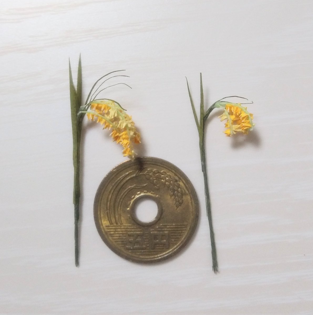 miniature_crane's tweet photo. ミニチュア折り鶴🌾稲穂
#ミニチュア #miniature #折り紙
#折り鶴 #origami #crane
#稲穂 #earofrice #rice https://t.co/1l6xkdF13J