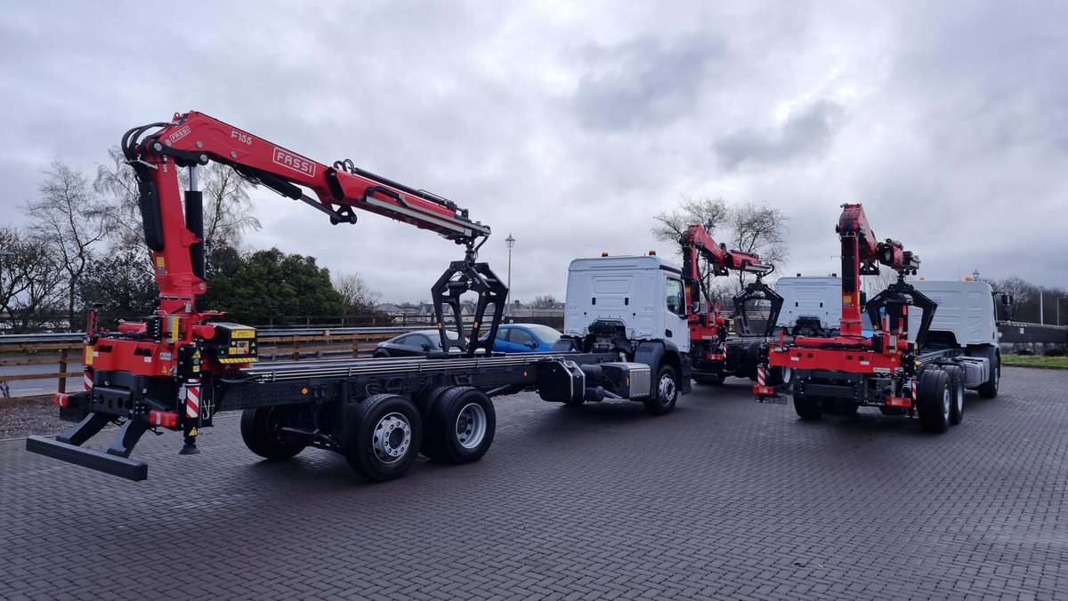 AlltruckGroup's tweet photo. A great start to the New Year for this week's #fassifriday with several Fassi F155 ready to go to PMH Coachbuilders for bodies. Mercedes, Volvo and DAF - something for everyone.

#fassicrane #Fassi #buildersmerchants https://t.co/lSDjjINlBI