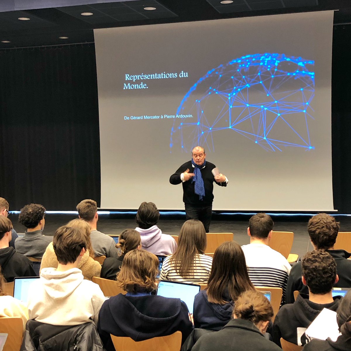 Eric Cobast tweet media