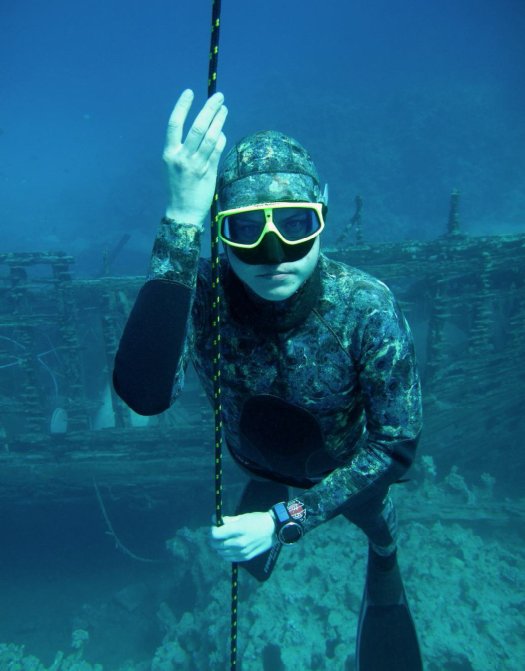 FloraLvcx's tweet photo. @ravikafifi Nah habis tu ajaklah moana freediving di palung mariana https://t.co/7Zc1pbqZVg