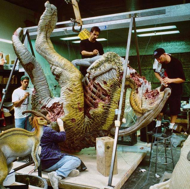 jurassic_korea's tweet photo. Originally, the script and storyboard of #JurassicPark3 said male T.rex was eating the sauropod carcass. And the junior novelization said it's Datousaurus. However, in the film, it's eating Parasaurolophus, which was made for TLW opening, and later used in Rex nest https://t.co/Pr1kukaGxK