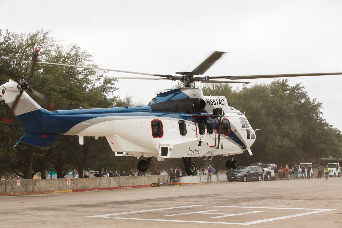 verticalavi's tweet photo. Happy #flyinfriday! Check out these pics of an Airbus H225LP Super Puma landing at the Kay Bailey Hutchison Convention Center Dallas for #haiexpo22. What was the first aircraft you flew? Tell us in the comments! https://t.co/YYwW1ZK9nH