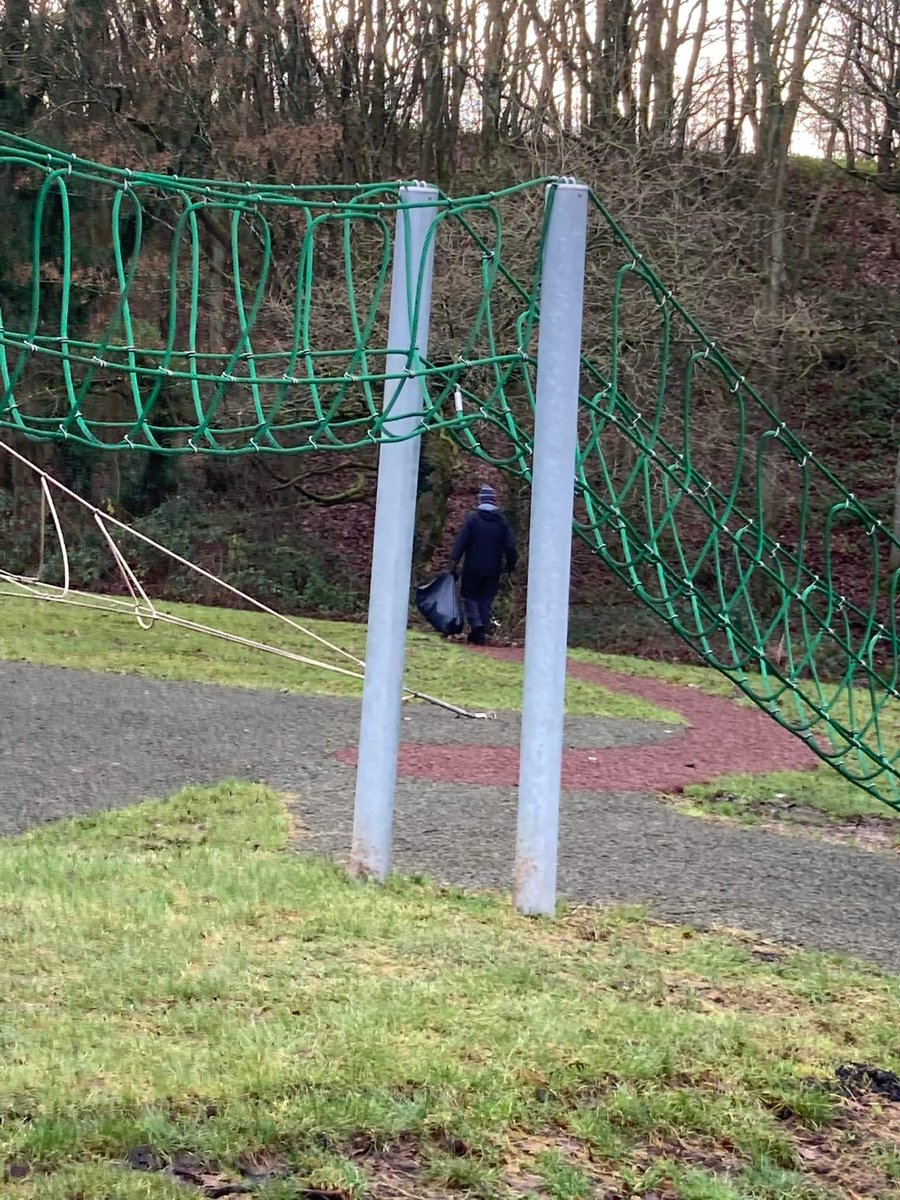 Friends of Tawd Valley (@tawdfriends) on Twitter photo Litter picking today for Team Tawd and <a href="/WLBC_Rangers/">WLBC Rangers</a> Chris. Litter picking today for Team Tawd and <a href="/WLBC_Rangers/">WLBC Rangers</a> Chris.