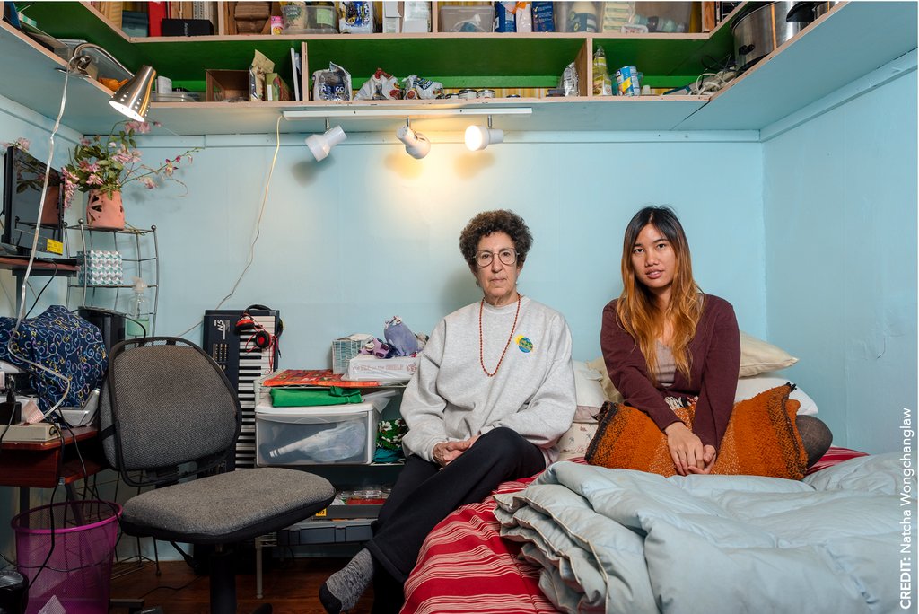 .<a href="/SVADigitalPhoto/">SVA Digital Photo</a> alum Natcha Wongchanglaw (<a href="/nanaka9/">Nanaka ♥</a>) is won <a href="/The_RPS/">The Royal Photographic Society</a>'s IPE Award for her portrait series “Couchsurfing Hosts”! It will be on view in the 164th International Photography Exhibition, Jan 28 - May 7, at RPS Gallery in Bristol, UK. bit.ly/3V8BXi6