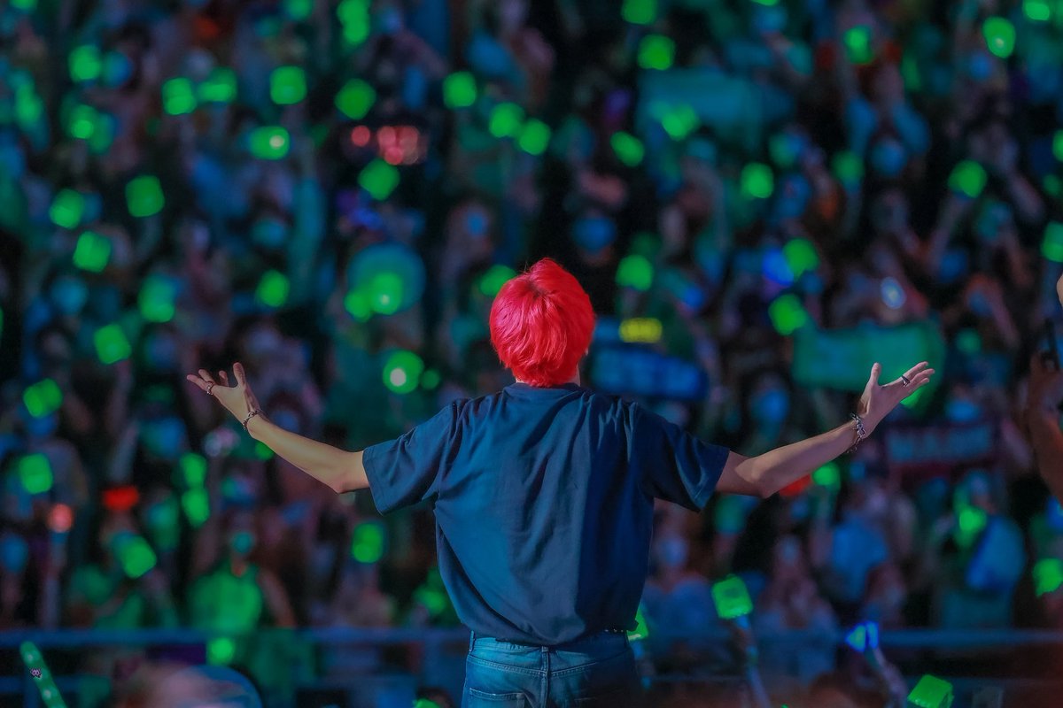 Bunga matahari akan terus menanti matahari nya, istirahat dengan baik ya matahariku. Lee Haechan, banyak orang yang bahagia karena mu, kamu bahagia kita, kamu boleh istirahat, boleh banget, tapi tolong jangan dengan rasa sakit (lagi). Istirahat dengan baik dan lekas pulih my pudu