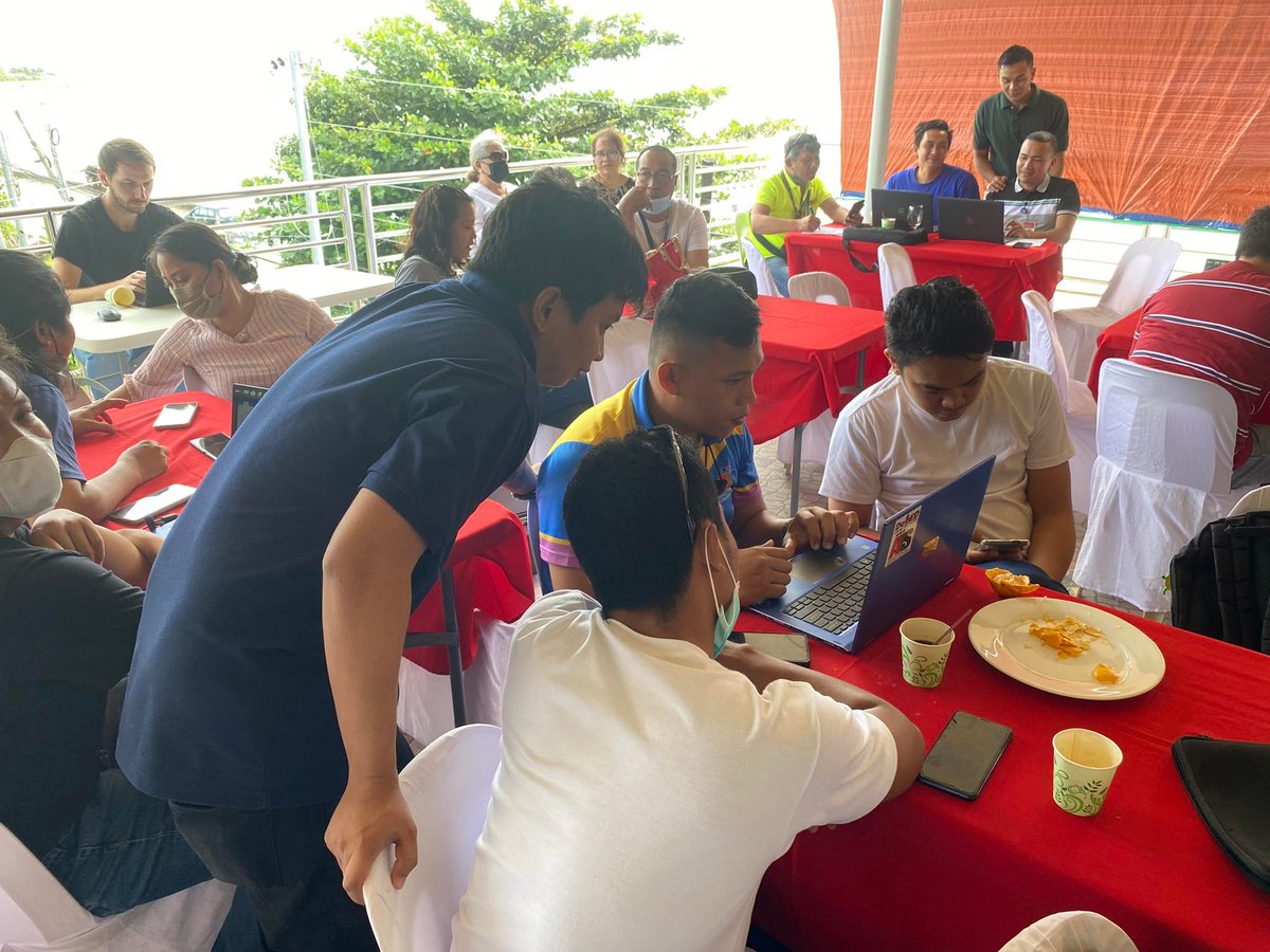 Yale_ELTI's tweet photo. How can we increase awareness about #Rainforestation as an effective forest restoration strategy? ELTI's program in the #Philippines in collaboration with @visayasstateu held a course in Negros Oriental for 25 educators from the Dept of Education's Alternative Learning System https://t.co/vqqjWIShmA