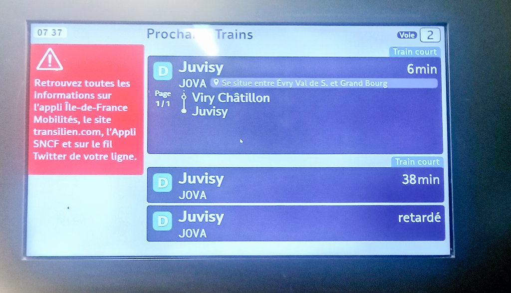 savf1972's tweet photo. @RERDcoupe Ce matin avec un train en panne https://t.co/vuTXapxSxf