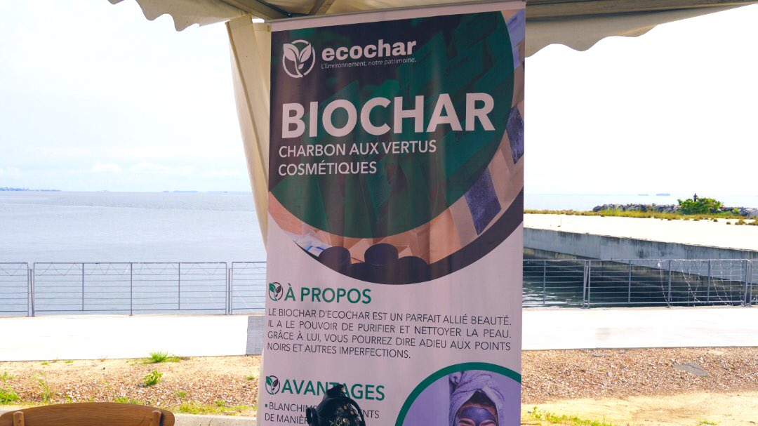 Exposition des produits Made in Gabon à la baie des Rois de #Libreville. Avec la présence de Monsieur le #ministredelagriculture du #Gabon et de Monsieur @FrancisUNDP Représentant du #PNUDGABON.