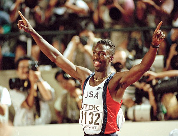 AlmeidaVictorK's tweet photo. Did you know ?

Michael Johnson 🇺🇸 is the only male athlete in history to win the gold medal in 200m &amp; 400m at the same World Championship (Gothemburg 🇸🇪 1995)

🥇 200m (19.79s)
🥇 400m (43.39s)

Do you think anyone can achieve it in Budapest 2023 🇭🇺 ? https://t.co/OdemhNfJ7P