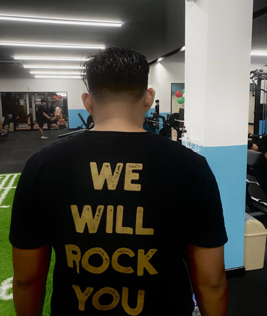 ibamhariri's tweet image. Jiga nu enya! #lumayan