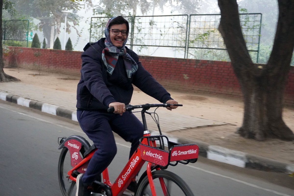 MCChandigarh's tweet photo. Day 2 of Bharat Darshan of Officer Trainees
Starting with a fun ride of Smart Bikes
@MoHUA_India @SmartCities_HUA
#OfficerTrainees #BharatDarshan
#Smartcities
#PublicBikeSharing #SmartBikes
#ChandigarhSmartCity https://t.co/duOWc8G6CJ