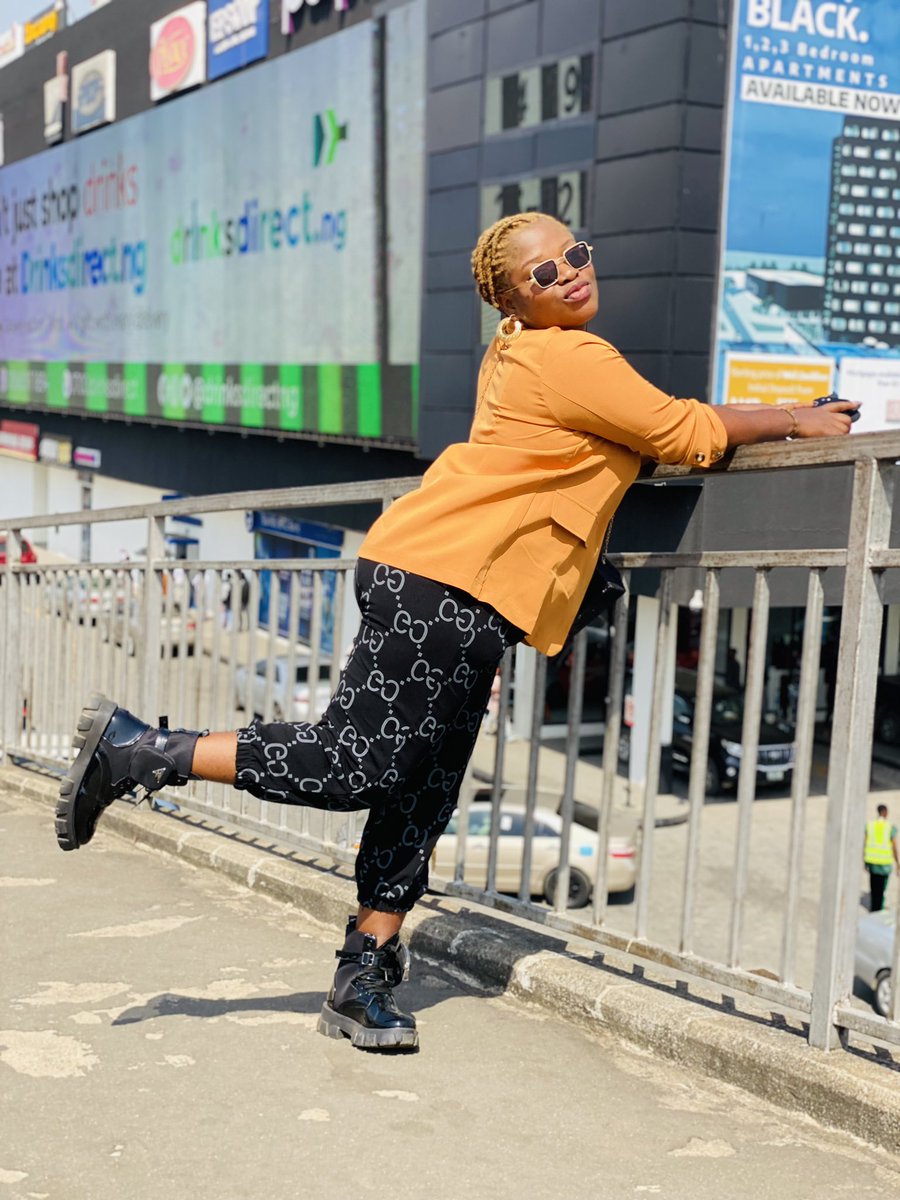 RoyalFeetsnmore's tweet photo. I sell fashion items, lemme be your footwear vendor ❤️🥰 https://t.co/zQst7IoBUb