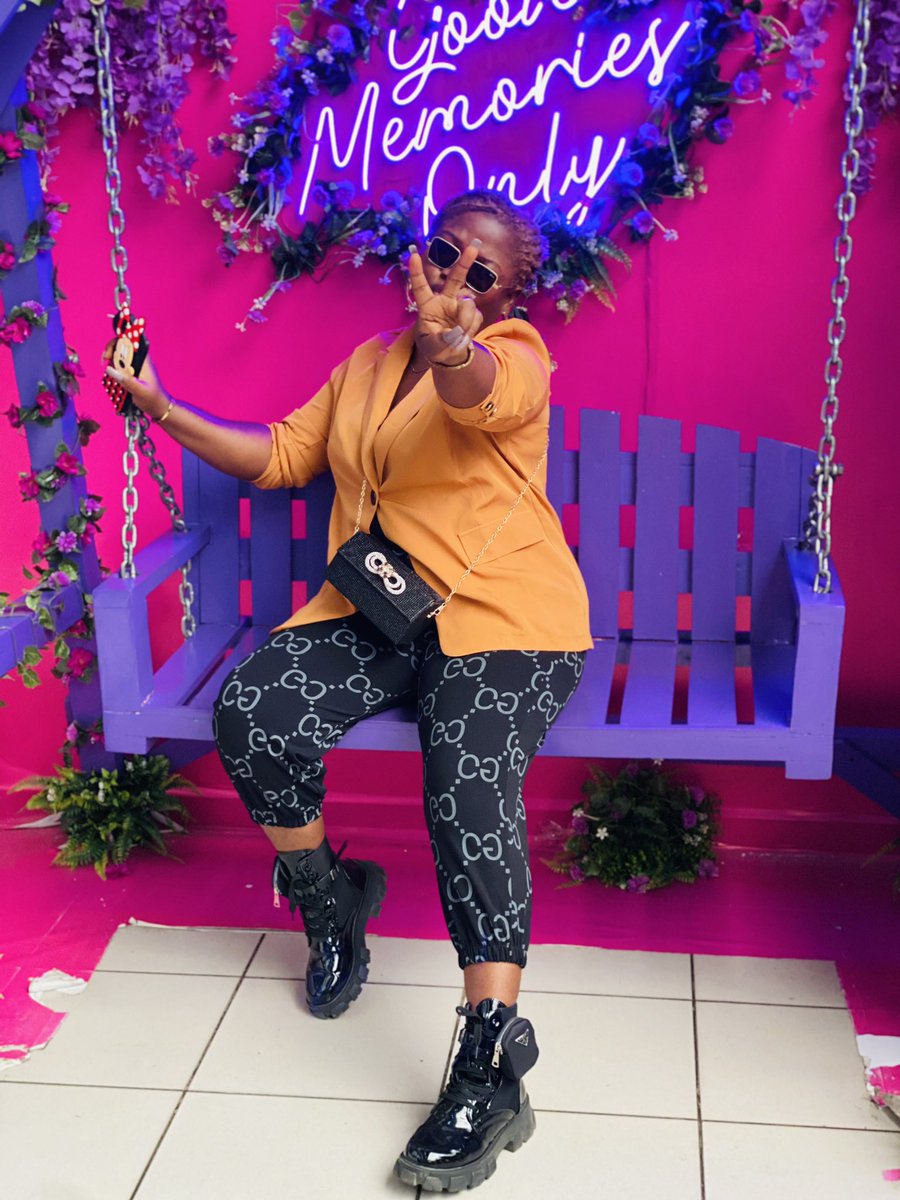 RoyalFeetsnmore's tweet photo. I sell fashion items, lemme be your footwear vendor ❤️🥰 https://t.co/zQst7IoBUb