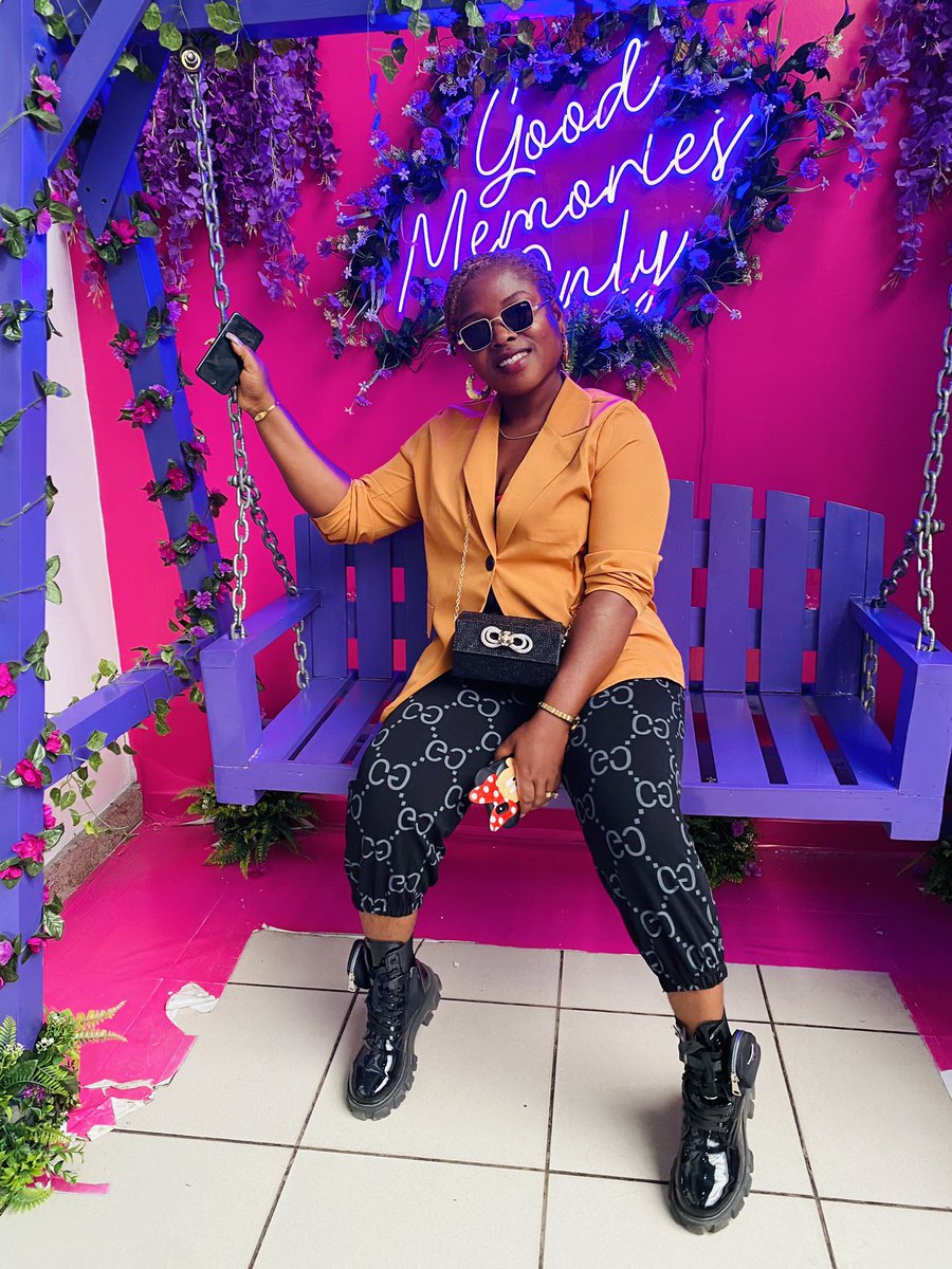 RoyalFeetsnmore's tweet photo. I sell fashion items, lemme be your footwear vendor ❤️🥰 https://t.co/zQst7IoBUb