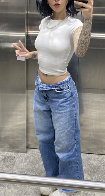 open for 1/2 my face https://t.co/TiQllHPAPS