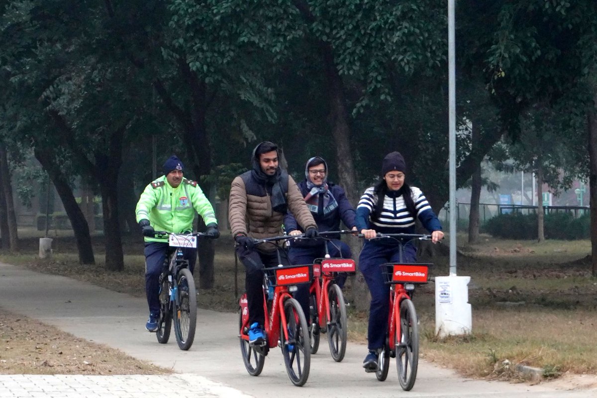 MCChandigarh's tweet photo. Day 2 of Bharat Darshan of Officer Trainees
Starting with a fun ride of Smart Bikes
@MoHUA_India @SmartCities_HUA
#OfficerTrainees #BharatDarshan
#Smartcities
#PublicBikeSharing #SmartBikes
#ChandigarhSmartCity https://t.co/duOWc8G6CJ