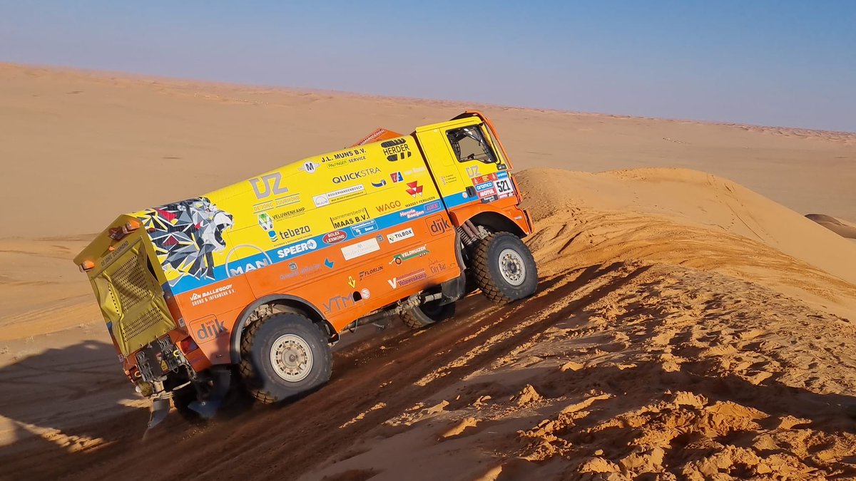 sennewynen's tweet photo. Prachtig beeld van het Rainbow Team in de Dakar #MAN #DJZ https://t.co/ddCOJ35uaD